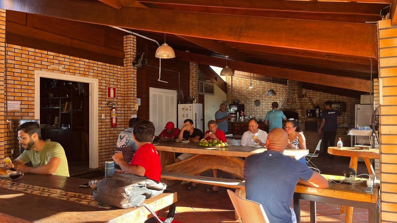 Woods Hostel เบโลโอรีซอนชี ภายนอก รูปภาพ