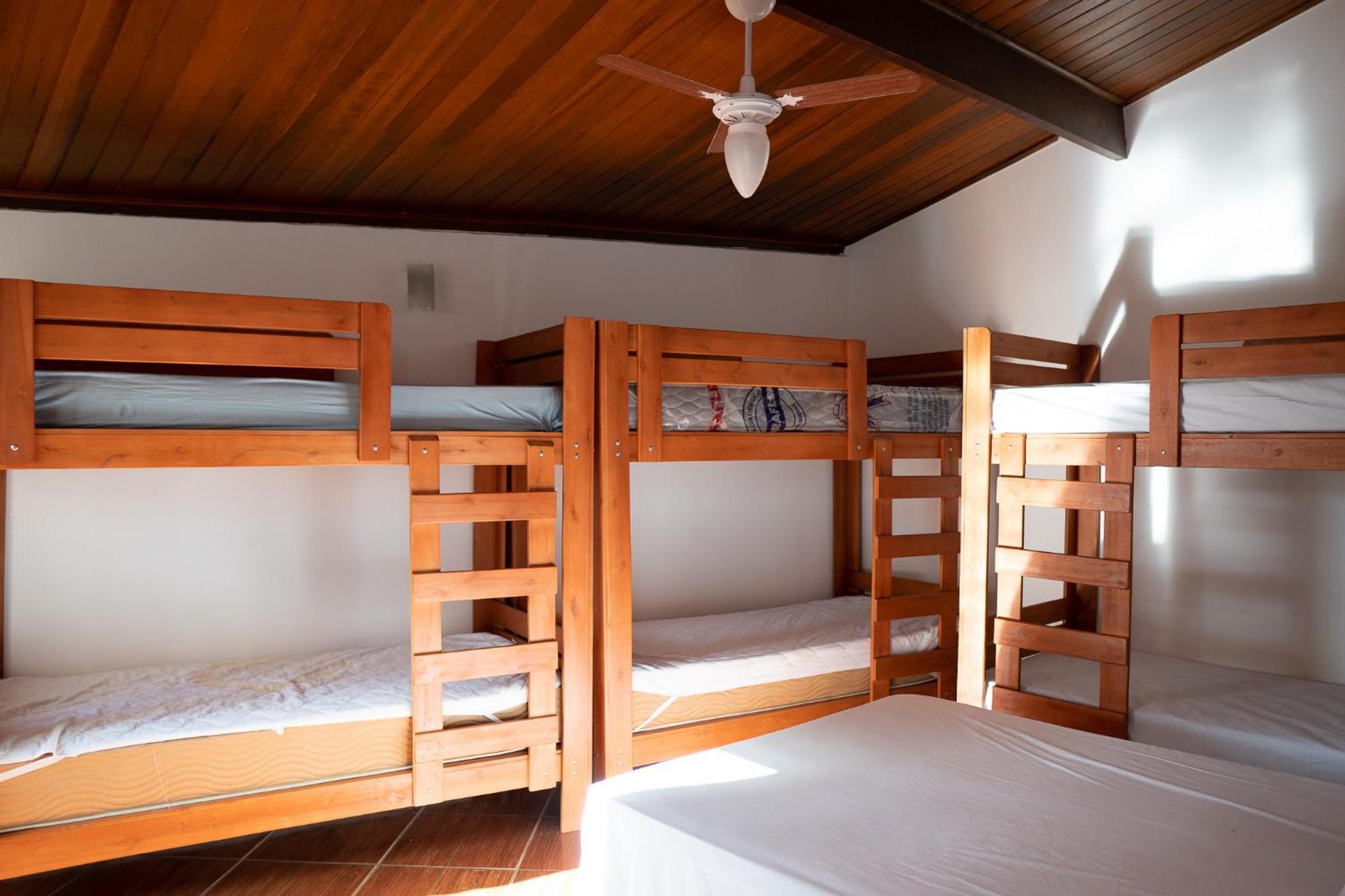 Woods Hostel เบโลโอรีซอนชี ห้อง รูปภาพ