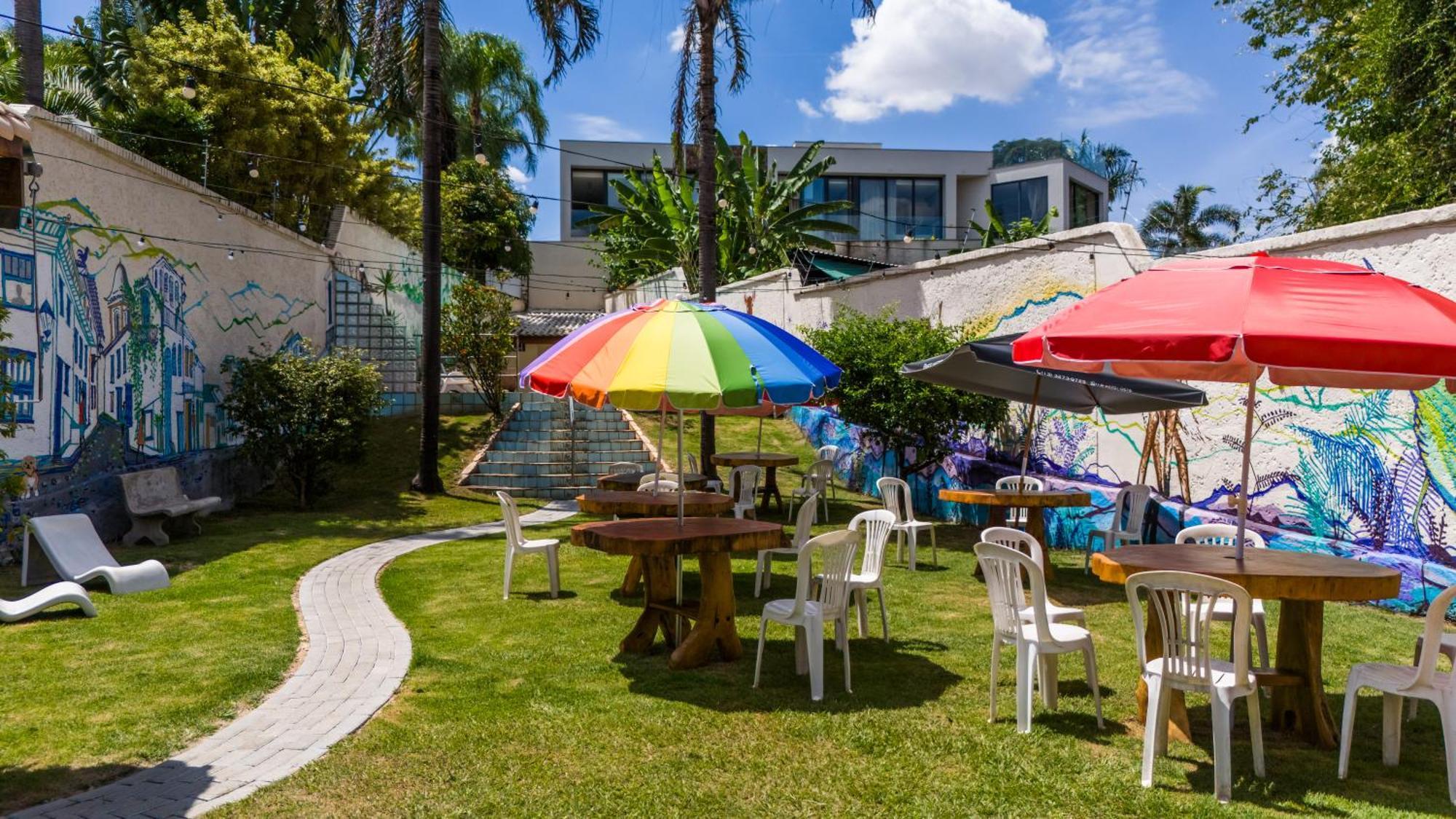 Woods Hostel เบโลโอรีซอนชี ภายนอก รูปภาพ