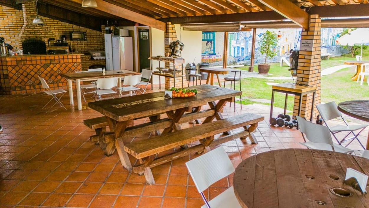 Woods Hostel เบโลโอรีซอนชี ภายนอก รูปภาพ