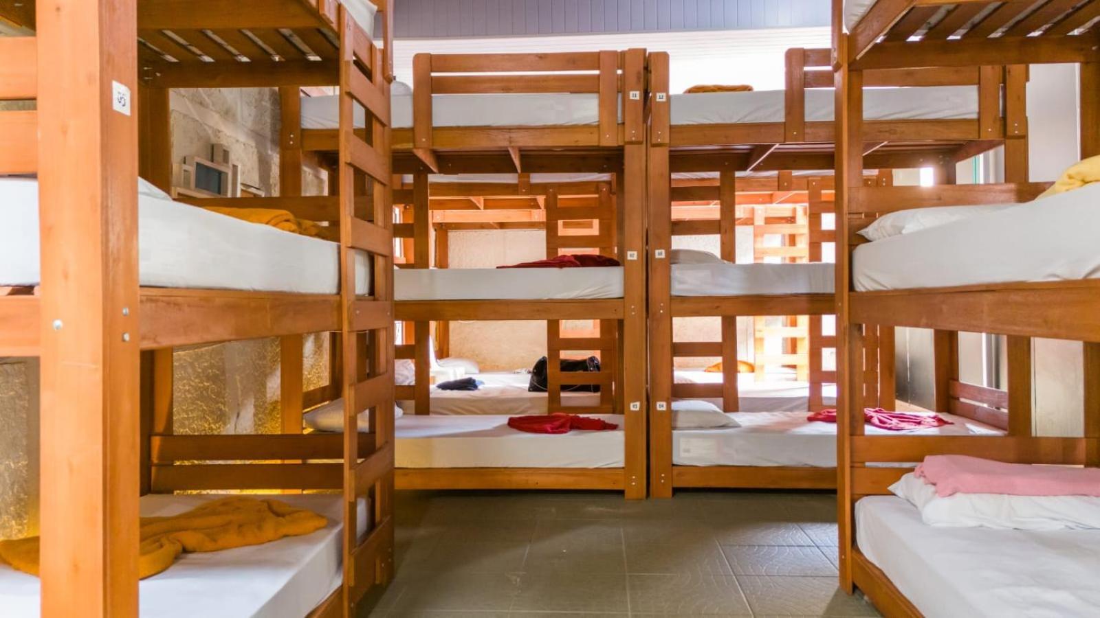 Woods Hostel เบโลโอรีซอนชี ภายนอก รูปภาพ